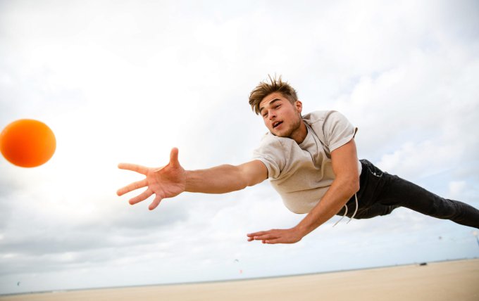 Strandactiviteit met competitie