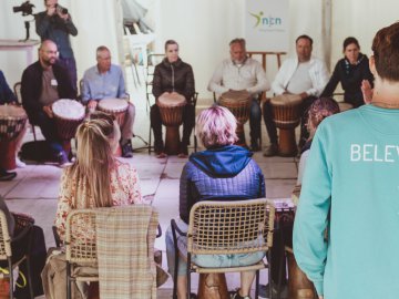 Creatief origineel personeelsuitje