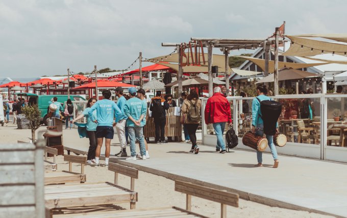 Wat is een leuk bedrijfsuitje voor 100 personen
