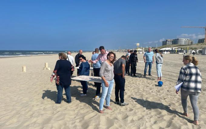 Hoe organiseer je een bedrijfsuitje op het strand