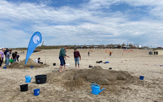 zandsculpturen bouwen in scheveningen