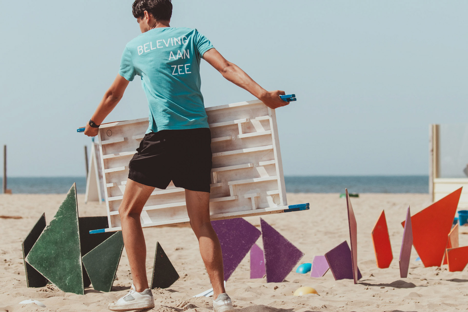 werken strand scheveningen